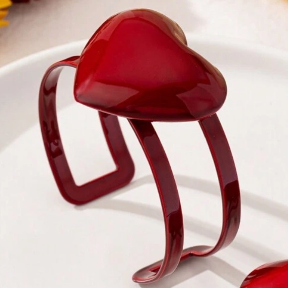 Red Heart Bangle - Picture 4 of 8